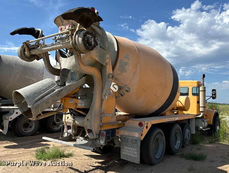 image for item OM9534 2004 Kenworth T800 ready mix truck