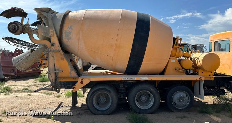 image for item OM9534 2004 Kenworth T800 ready mix truck