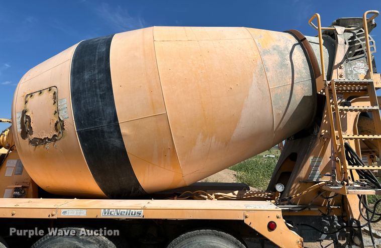 image for item OM9534 2004 Kenworth T800 ready mix truck