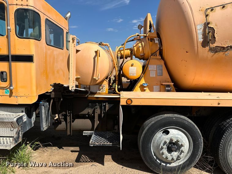 image for item OM9534 2004 Kenworth T800 ready mix truck