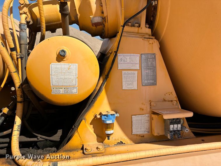 image for item OM9534 2004 Kenworth T800 ready mix truck