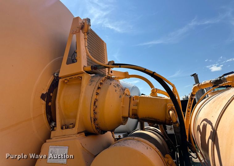 image for item OM9534 2004 Kenworth T800 ready mix truck