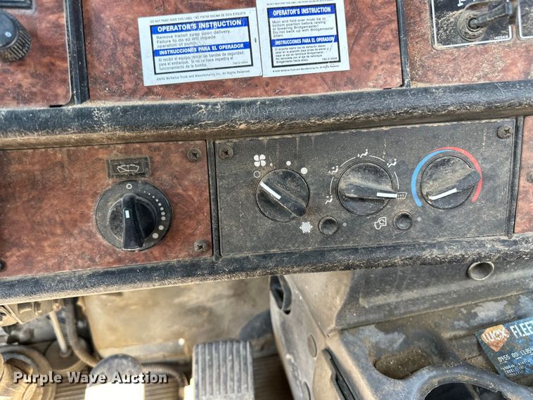 image for item OM9534 2004 Kenworth T800 ready mix truck