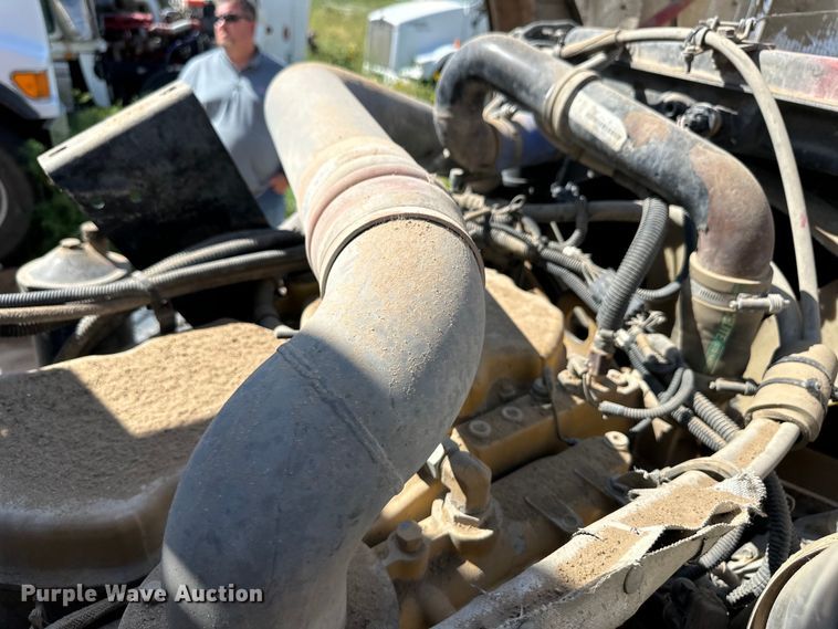 image for item OM9534 2004 Kenworth T800 ready mix truck