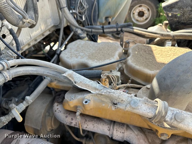 image for item OM9534 2004 Kenworth T800 ready mix truck