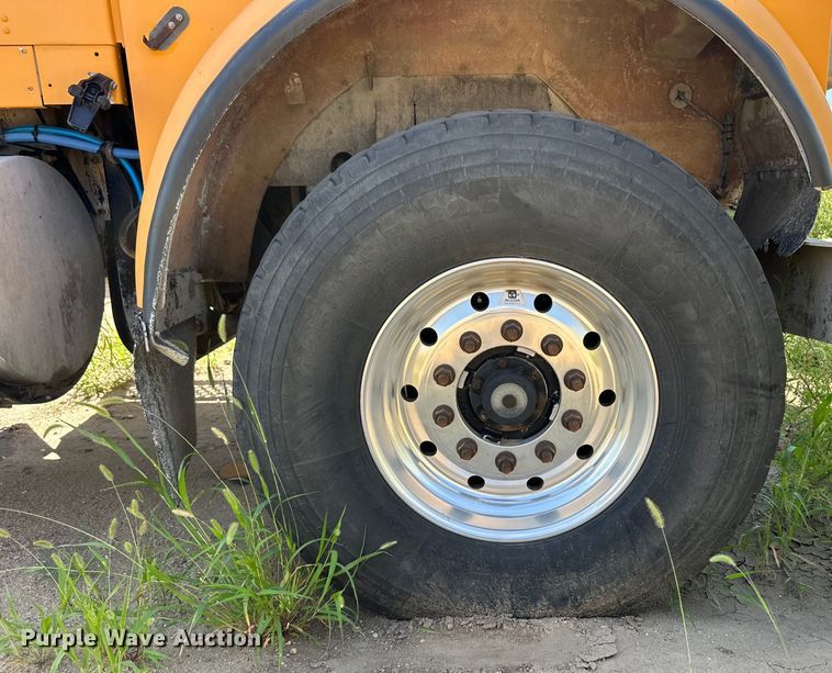 image for item OM9534 2004 Kenworth T800 ready mix truck