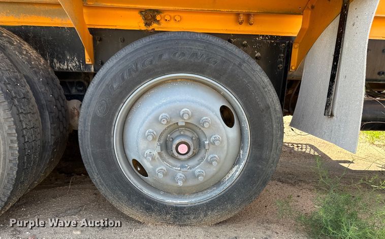 image for item OM9534 2004 Kenworth T800 ready mix truck