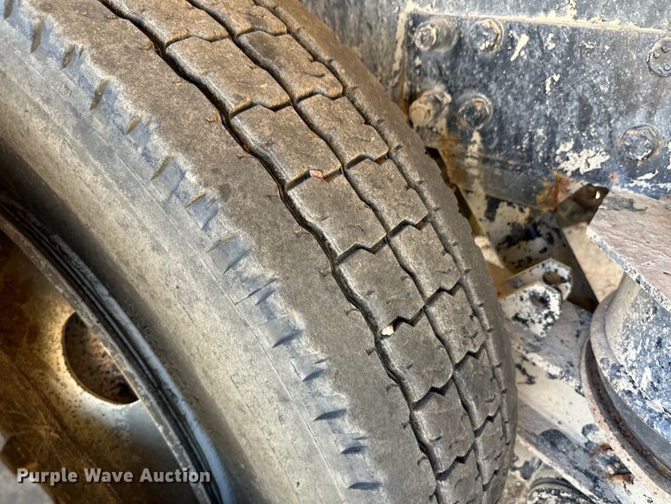 image for item OM9534 2004 Kenworth T800 ready mix truck