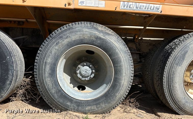 image for item OM9534 2004 Kenworth T800 ready mix truck