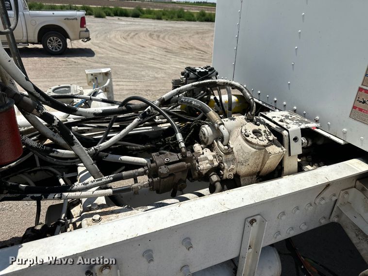 image for item OM9538 2006 Kenworth ready mix truck