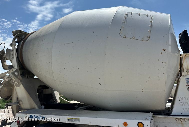 image for item OM9538 2006 Kenworth ready mix truck