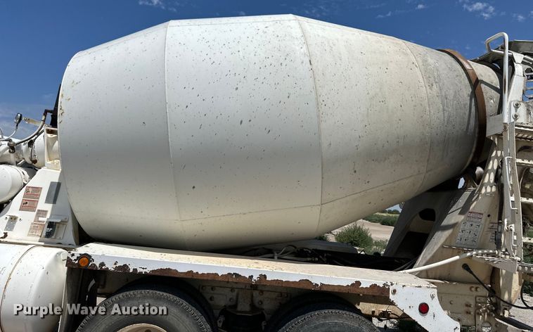 image for item OM9538 2006 Kenworth ready mix truck