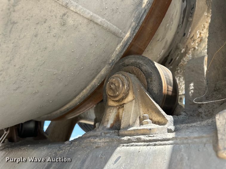 image for item OM9538 2006 Kenworth ready mix truck