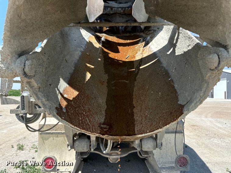 image for item OM9538 2006 Kenworth ready mix truck