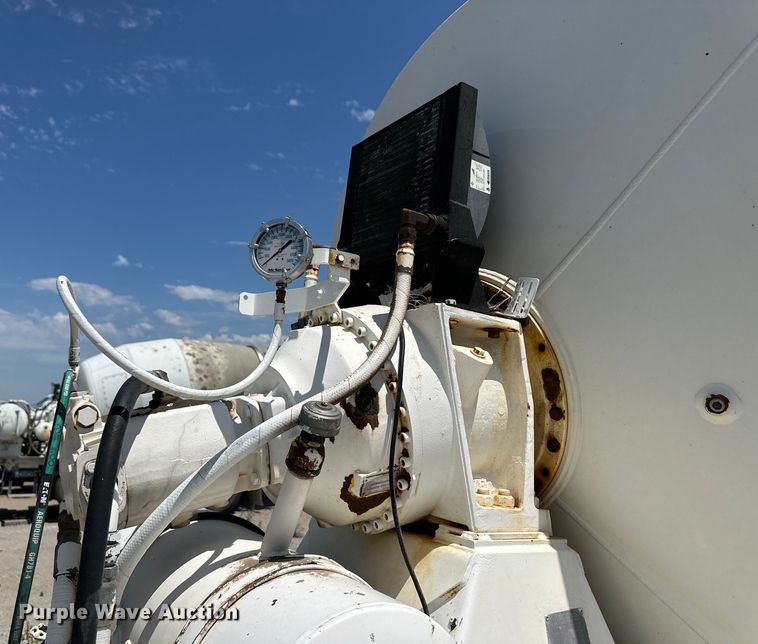 image for item OM9538 2006 Kenworth ready mix truck