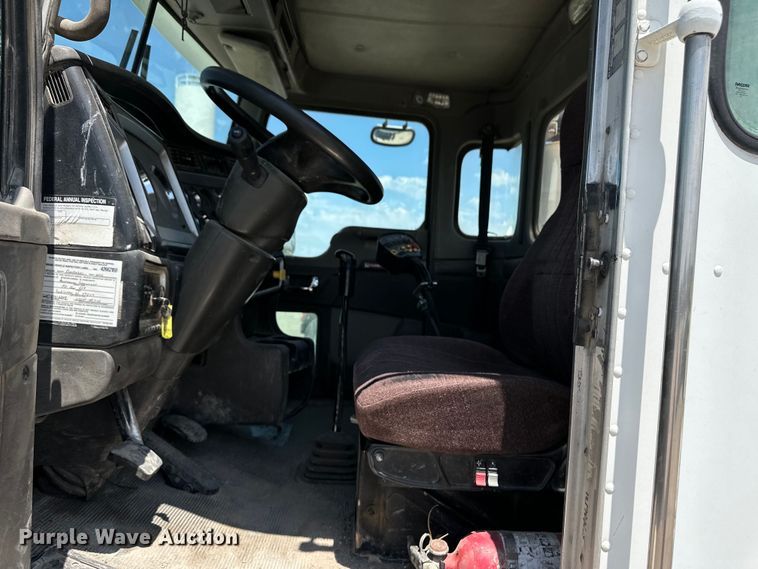 image for item OM9538 2006 Kenworth ready mix truck