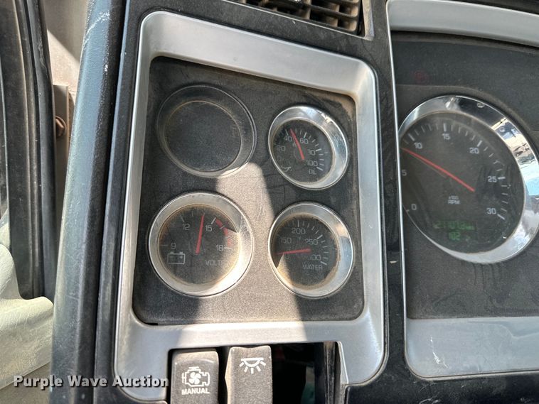 image for item OM9538 2006 Kenworth ready mix truck