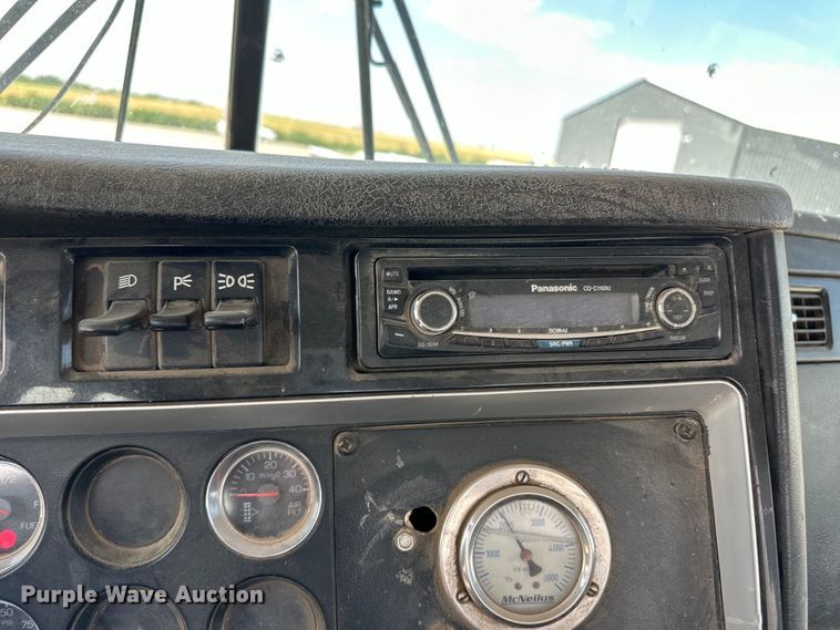 image for item OM9538 2006 Kenworth ready mix truck