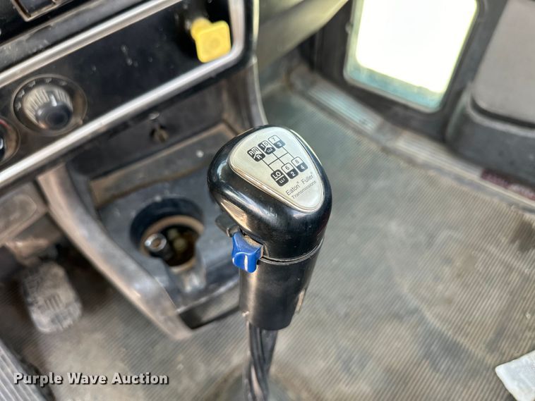 image for item OM9538 2006 Kenworth ready mix truck