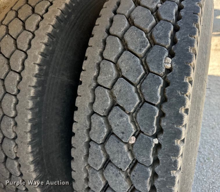 image for item OM9538 2006 Kenworth ready mix truck