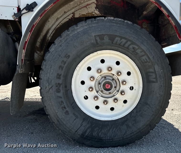 image for item OM9538 2006 Kenworth ready mix truck