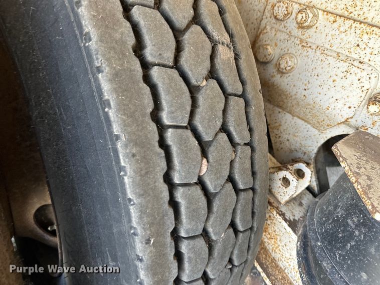 image for item OM9538 2006 Kenworth ready mix truck