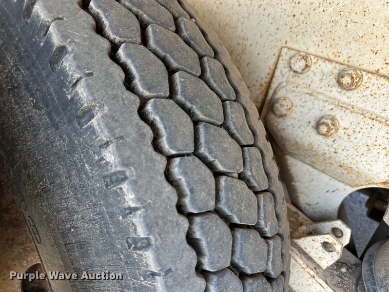 image for item OM9538 2006 Kenworth ready mix truck