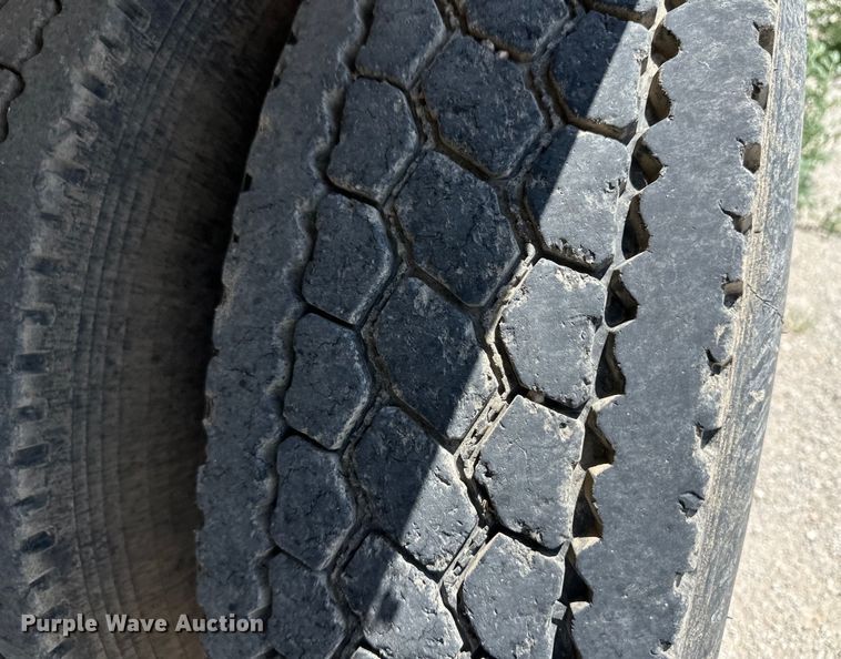 image for item OM9538 2006 Kenworth ready mix truck