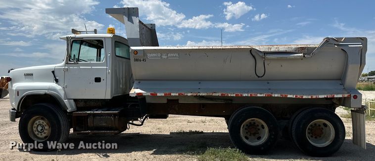 image for item OM9539 1995 Ford L9000 dump truck