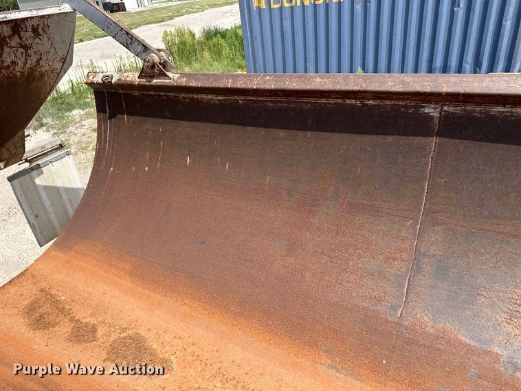 image for item OM9539 1995 Ford L9000 dump truck