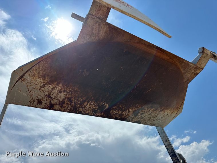 image for item OM9539 1995 Ford L9000 dump truck