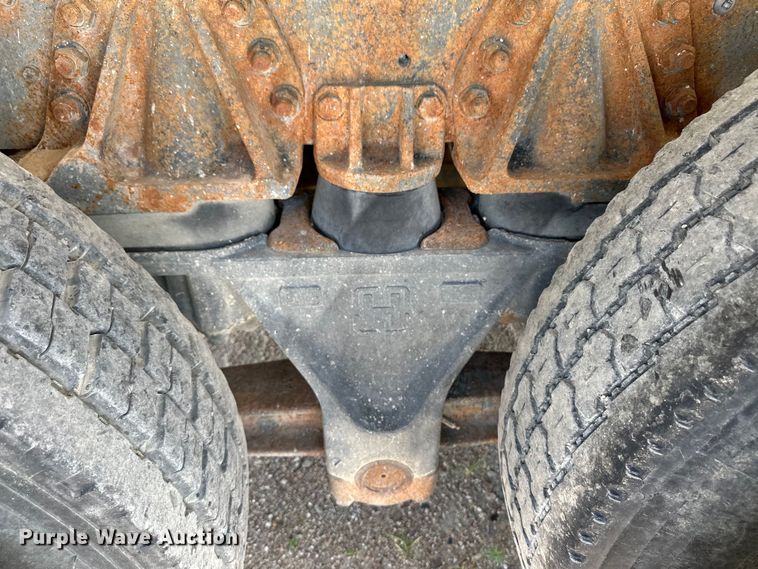 image for item OM9539 1995 Ford L9000 dump truck