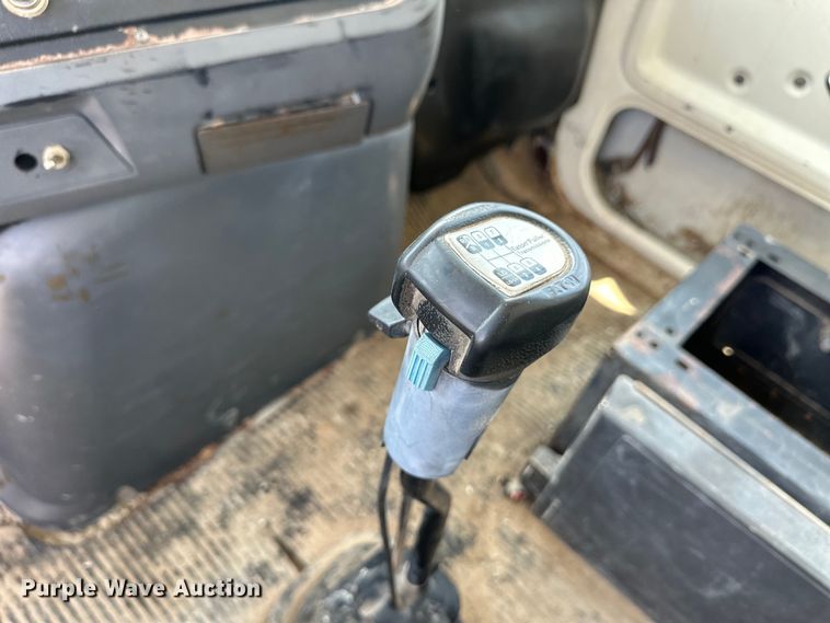 image for item OM9539 1995 Ford L9000 dump truck