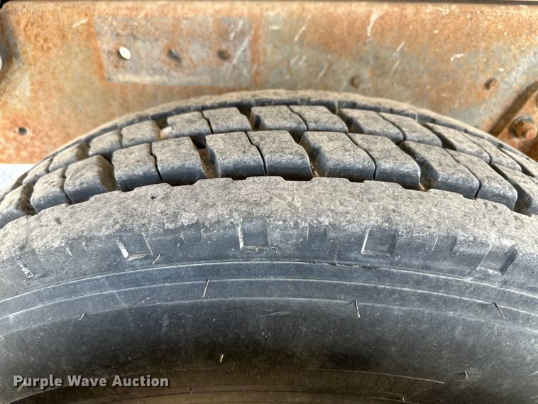 image for item OM9539 1995 Ford L9000 dump truck