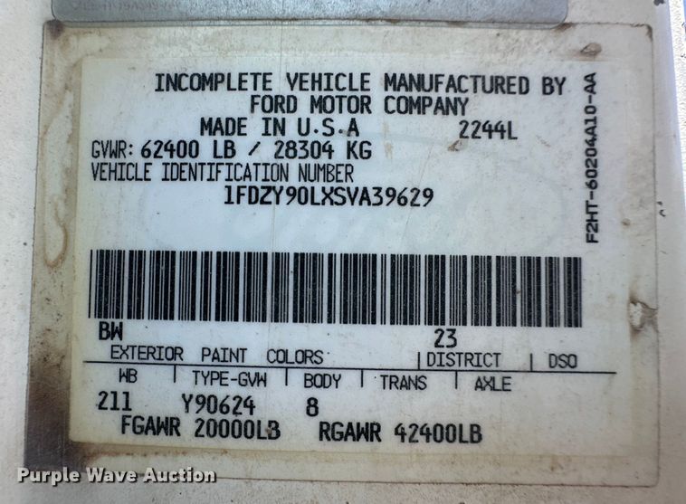 image for item OM9539 1995 Ford L9000 dump truck