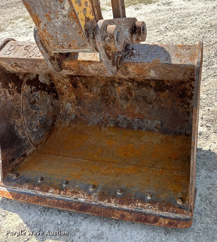 image for item OM9542 2009 Komatsu PC138USLC-8 excavator