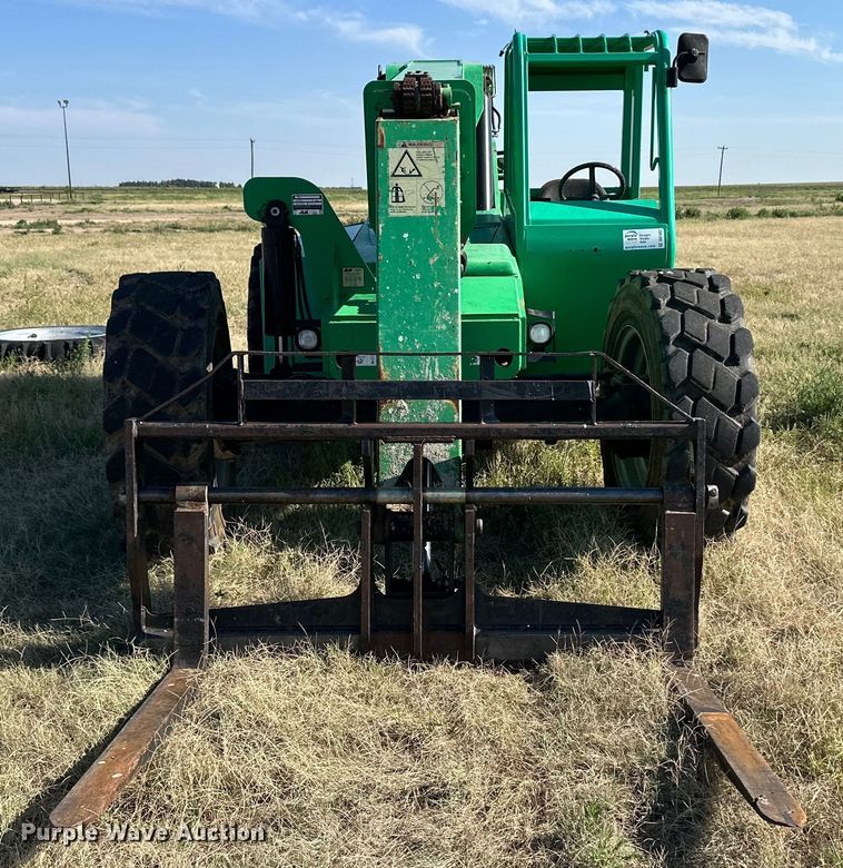 image for item OM9563 2013 JLG SkyTrack 8042 telehandler