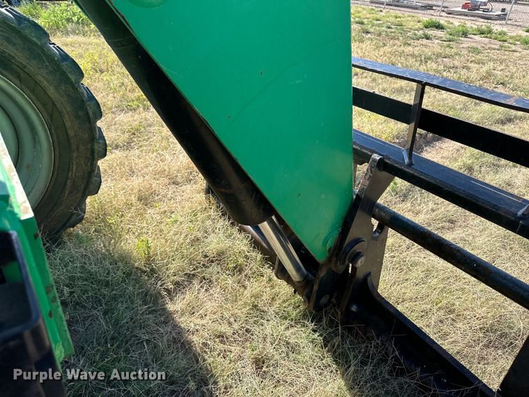 image for item OM9563 2013 JLG SkyTrack 8042 telehandler