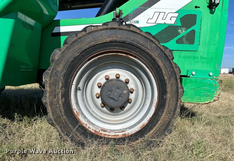 image for item OM9563 2013 JLG SkyTrack 8042 telehandler