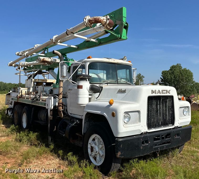 image for item OM9572 1979 Mack concrete pump truck