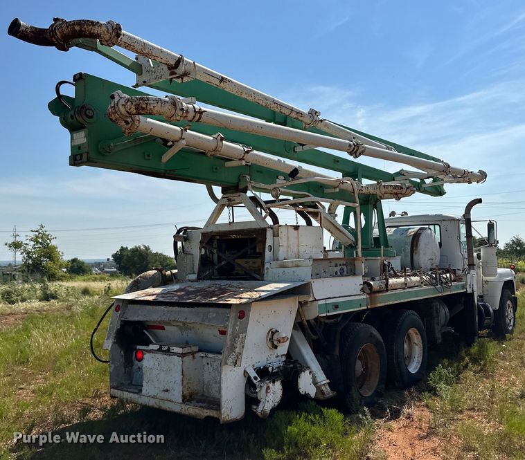 image for item OM9572 1979 Mack concrete pump truck