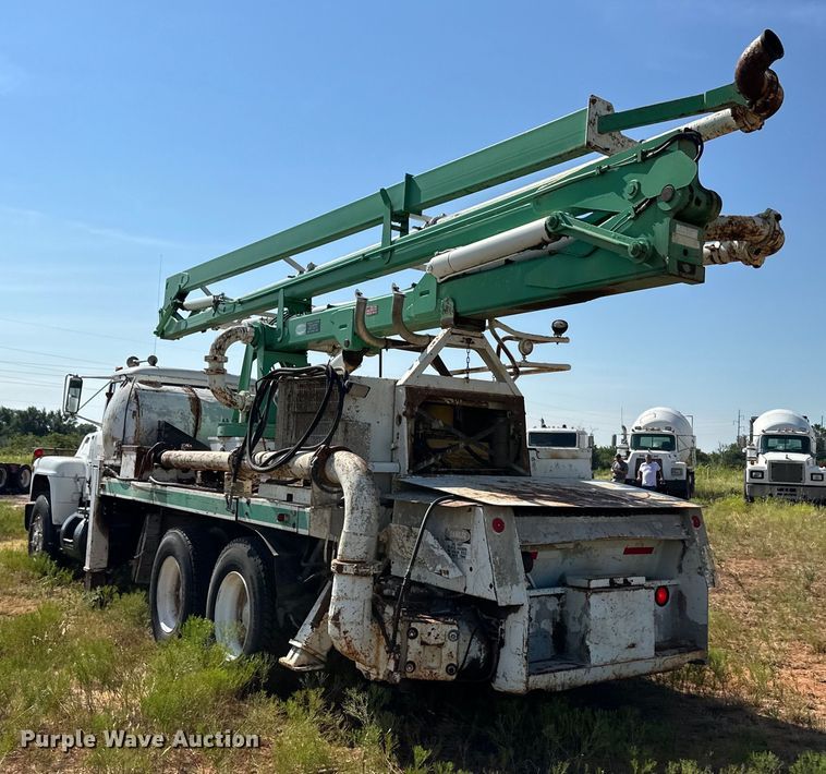 image for item OM9572 1979 Mack concrete pump truck