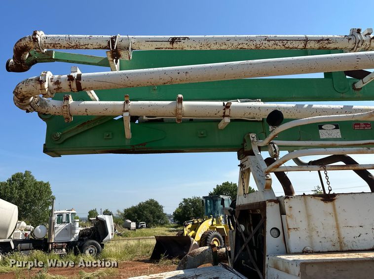 image for item OM9572 1979 Mack concrete pump truck