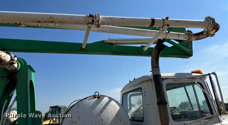 image for item OM9572 1979 Mack concrete pump truck