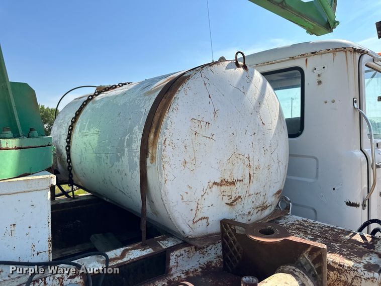 image for item OM9572 1979 Mack concrete pump truck