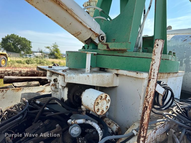 image for item OM9572 1979 Mack concrete pump truck