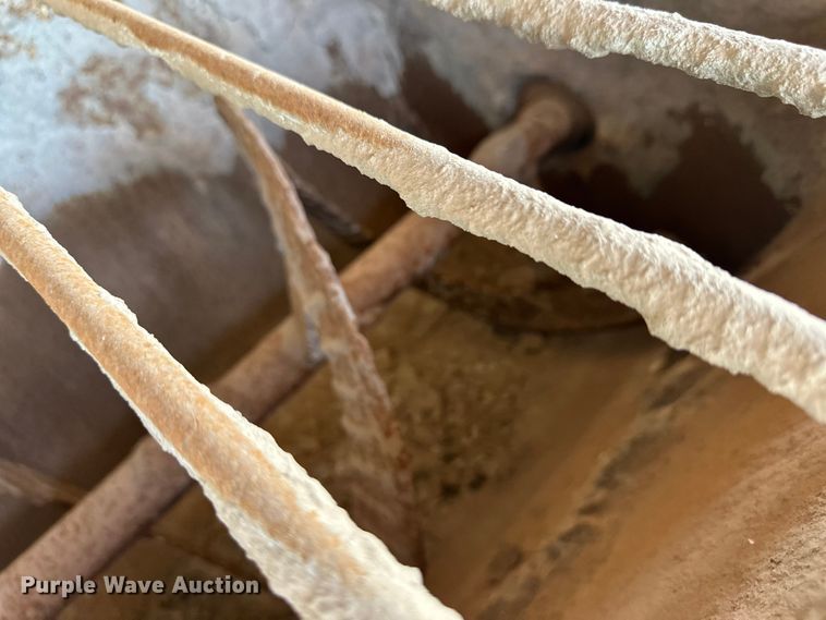 image for item OM9572 1979 Mack concrete pump truck