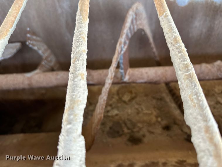 image for item OM9572 1979 Mack concrete pump truck