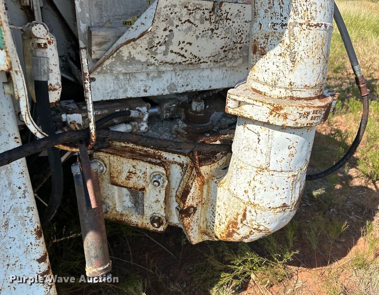 image for item OM9572 1979 Mack concrete pump truck