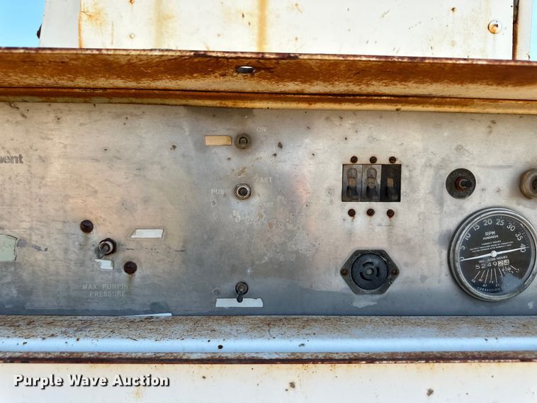 image for item OM9572 1979 Mack concrete pump truck